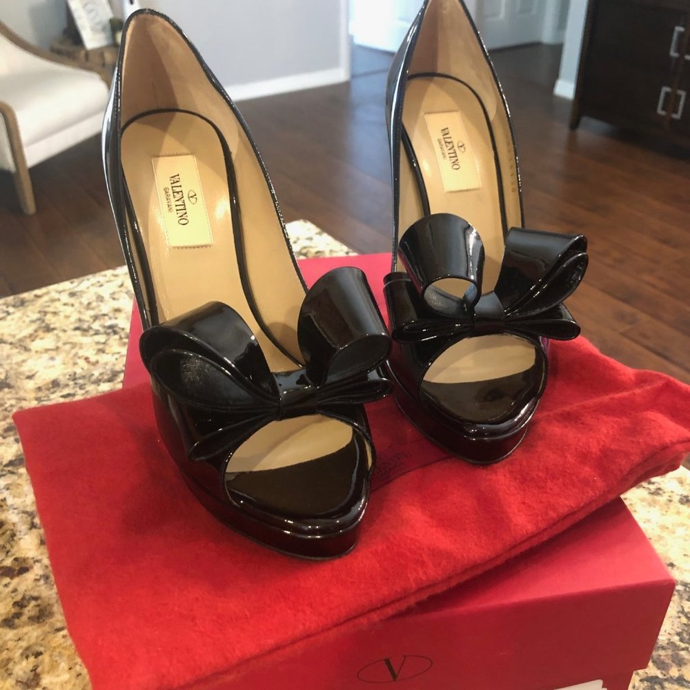 Valentino Black Patent Leather Bow Platform Sz 38